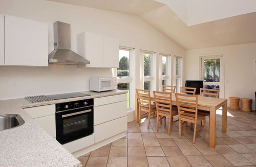 Flovt Strand House | Idyllic Vacation Home with Ocean View in Flovt Strand