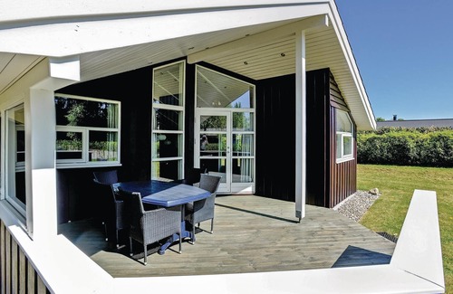 Nørre Hurup House | Explore 3-Bedroom Retreat with Ocean and Lake Views