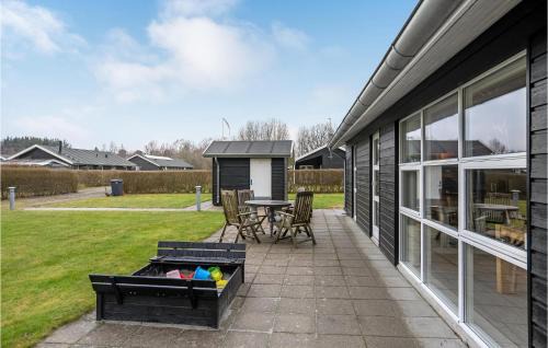 Hou House | Inviting Home in Hals with Pool and Kitchen Amenities