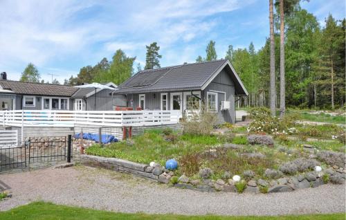 Hammaro House | Charming Retreat in Hammar with Wifi and Pool Access