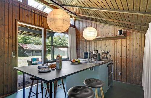Hampen House | Serene Escape by Hampen Lake with Spa and Breakfast
