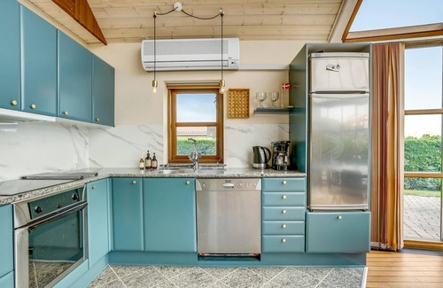 Hejlsminde Strand House | Exceptional 2 Bedroom Accommodation with Ocean Views in Hejls