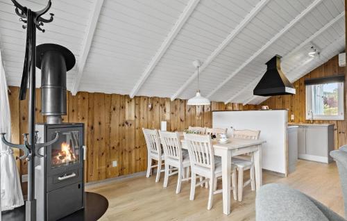 Hejlsminde Strand House | Family-Friendly 3 Bedroom Retreat in Hejls Awaiting You