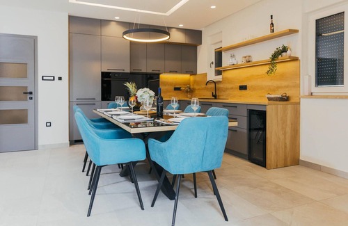 Prolozac House | Amazing home in Gornji Prolosac