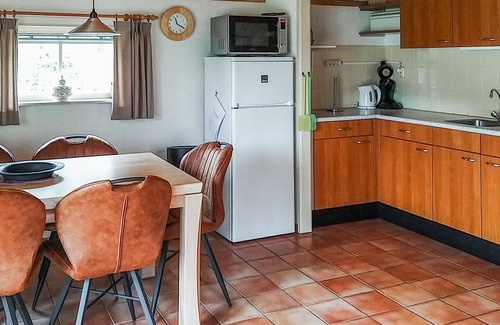 IJhorst House | Family-Friendly Retreat with Spa and Kitchen Amenities