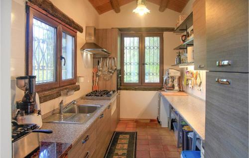 Chiaramonte Gulfi House | Pet-Friendly Retreat in Chiaramonte Gulfi with WiFi