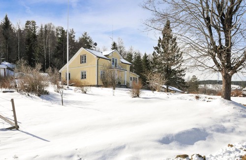 Koppom House | Angler's Haven: Vacation Home with Rowing Boat & Lake View