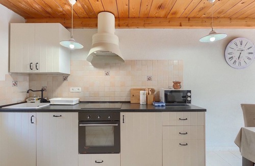 Marceljani House | Relaxing 2 Bedroom Stay in Labin - Rabac with Pool & Spa