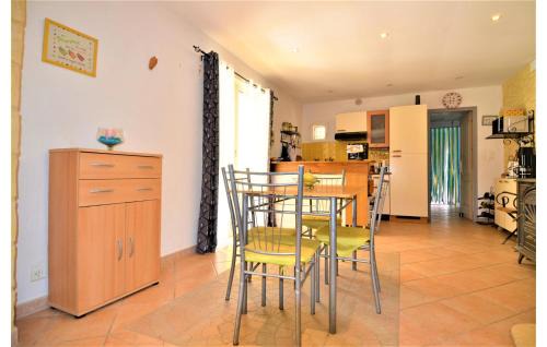 Barjac House | Lovely Home in Le Pin with Free WiFi for Families