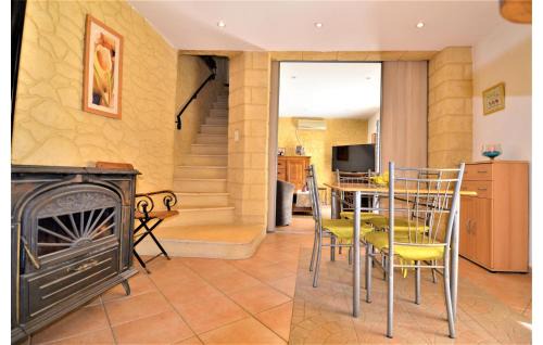 Barjac House | Lovely Home in Le Pin with Free WiFi for Families