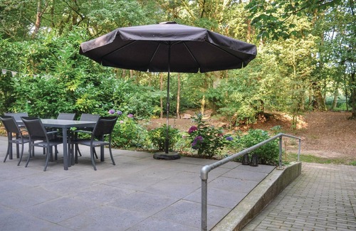 Leende House | Cozy 2 Bedroom Getaway in Pet-Friendly Leende