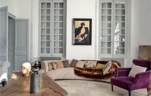 Leognan House | Relaxing Retreat in Léognan with Pool and Wifi Access
