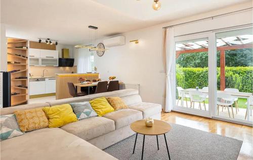 Citluk House | Amazing Home In Lucane With Wifi