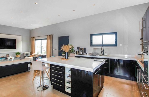 Lussas House | Experience Scenic Countryside Views at Our Modern Villa