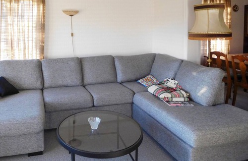 Lyngdal House | Cozy Retreat with Lake View Near Lenefjord