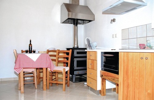 Malaxa House | Exceptional 2 Bedroom Accommodation in Malaxa, Chania