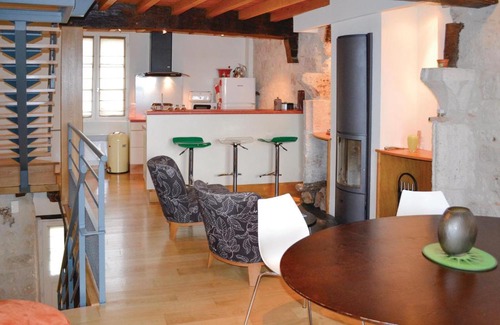 Monjoi House | Cozy 2-Bedroom Home in Montjoi with Free WiFi & Pet-Friendly