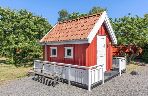 Snogebaek House | Idyllic Cottage Retreat for Family Vacations with Ocean Views