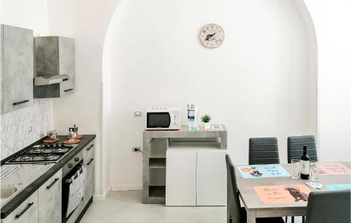 Noicattaro House | Family-Friendly Retreat in Noicattaro with Kitchen Access