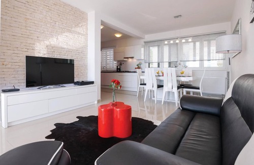 Novigrad House | Discover a Family-Friendly 4 Bedroom Retreat in Novigrad