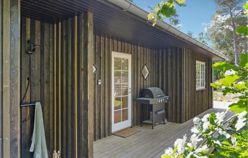 Hoensinge House | Cozy Retreat in Nykøbing Sj with Family-Friendly Kitchen