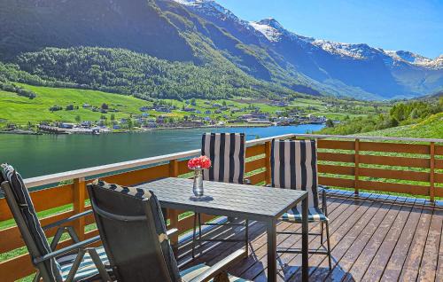 Olden House | Cozy Home in Olden with Wifi for Memorable Family Stays