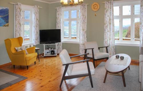 Olden House | Cozy Home in Olden with Wifi for Memorable Family Stays