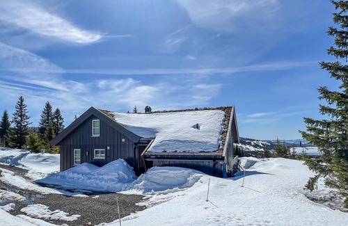 yer House | Delightful Holiday Retreat with Sauna near Hafjell