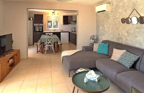 Paradou House | Perfect 3 Bedroom Retreat in Paradou with Pool & Spa