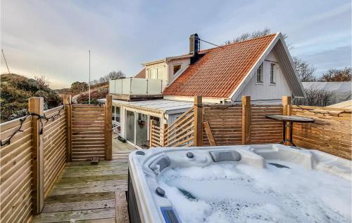 Roennaeng House | Cozy Pet Friendly Home with Sea View in Rnnng