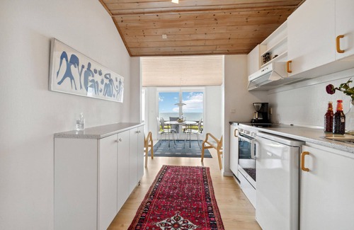 Ronne House | Cozy 2-Bedroom Retreat with Ocean Views in Rønne