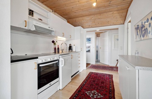 Ronne House | Cozy 2-Bedroom Retreat with Ocean Views in Rønne
