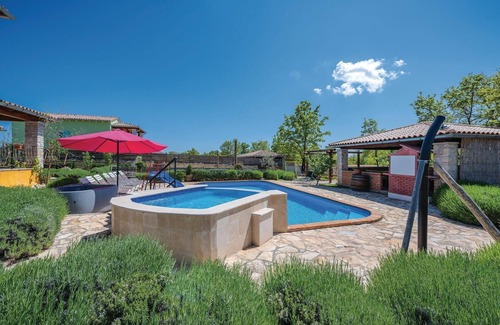 Rezanci House | Delightful Cottage with Pool, Spa, and Pet-Friendly Perks