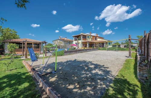 Rezanci House | Delightful Cottage with Pool, Spa, and Pet-Friendly Perks