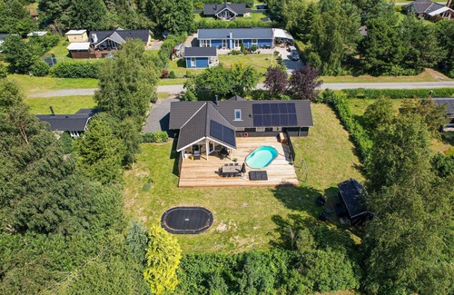 Kramnitse House | Family-Friendly 5 Bedroom Retreat with Oceanfront Views