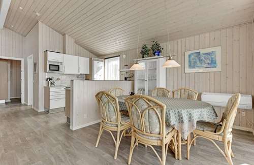 Diernæs House | Spacious 3 Bedroom Accommodation with Ocean View in Rødekro