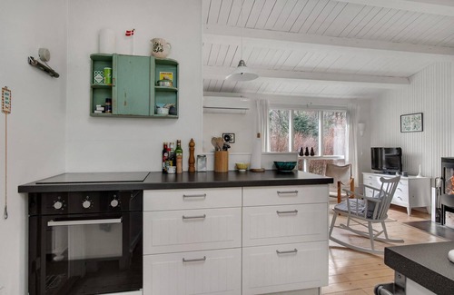 Rrvig House | Relaxing Cottage Retreat with Ocean Views and Spa Access