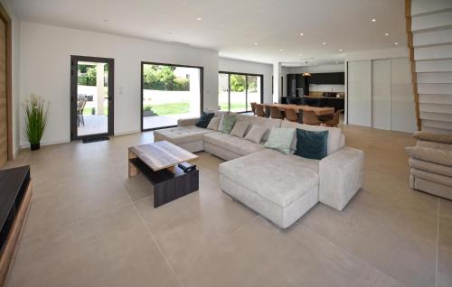 Sablet House | Amazing Home In Sablet