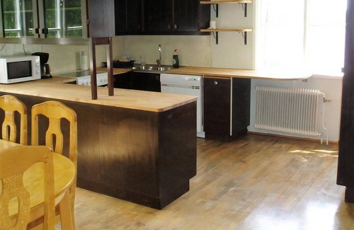 Sandsjofors House | Spacious 6-Bedroom Retreat with Lake Views in Sandsjöfors