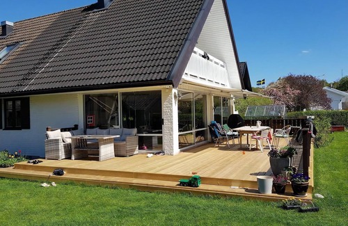 Saro House | Spacious 5 Bedroom Retreat in Särö with Hot Tub and Spa