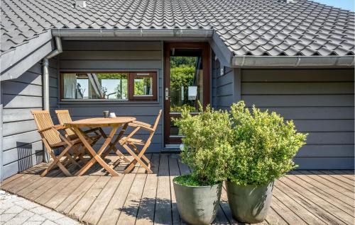 Grønninghoved Strand House | Inviting Home in Sjølund with Free Wifi for Families