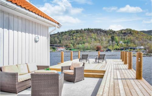 Skjoldastraumen House | Cozy 1 Bedroom Home in Skjoldastraumen for Families