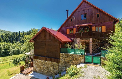 Skrad House | Inviting Skrad Retreat with 3 Bedrooms, Hot Tub & Sauna