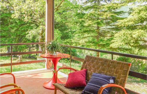 Fiastra House | Comfortable Retreat in San Lorenzo Al Lifestra with Kitchen