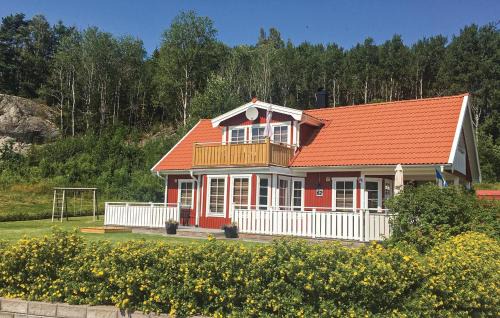 Stromstad Municipality House | Inviting Home in Strömstad with Sauna & Family-Friendly Vibe