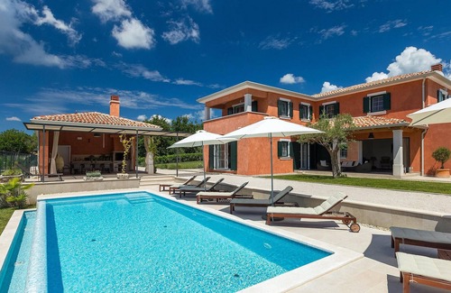 Tinjan House | Top-Rated Villa Village with Private Pool in Central Istria
