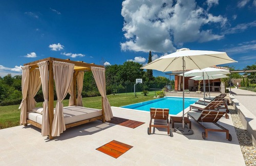 Tinjan House | Top-Rated Villa Village with Private Pool in Central Istria