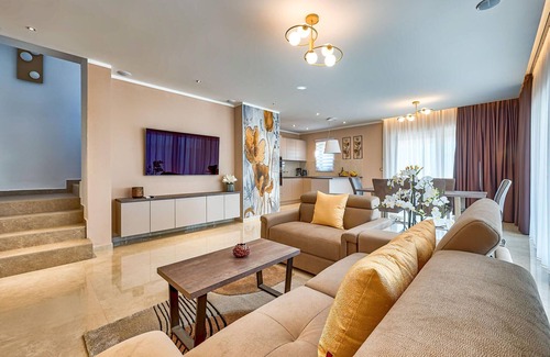 Brgod House | Amazing home in Trget with kitchen