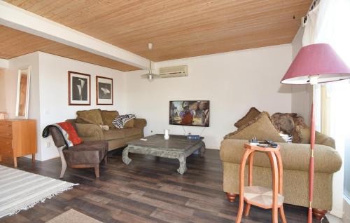 Uddevalla Municipality House | Family-Friendly Home in Uddevalla with Full Kitchen