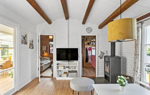 Marielyst House | Cozy Home in Vggerlse with Wifi and Pet-Friendly Options